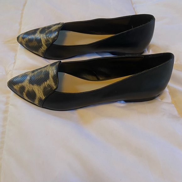 Cheetah Animal Print Leather Pointed Toe Flat - Picture 3 of 5